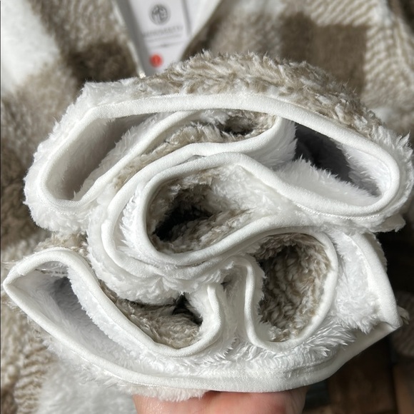 MEROKEETY XL Cozy Plaid Fleece Pullover - Picture 11 of 15